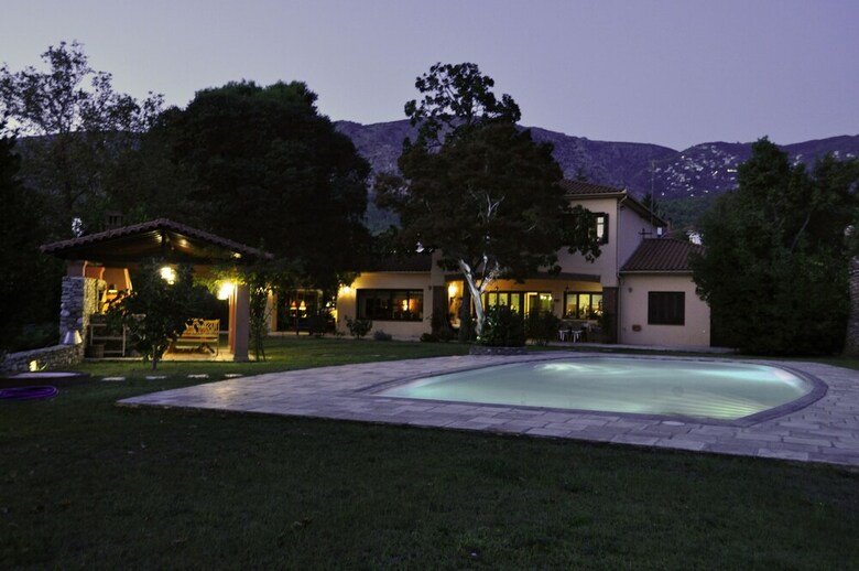 Villa Anna's Mansion