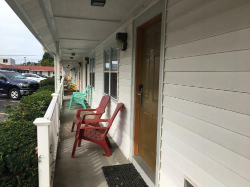 Chisholm's Motor Inn
