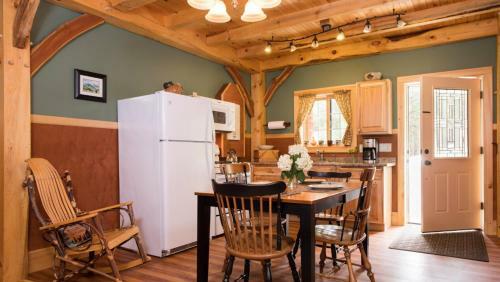 Lodge Robert Frost Mountain Cabins