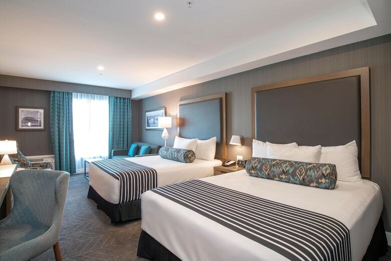 Sandman Signature Ottawa Airport Hotel