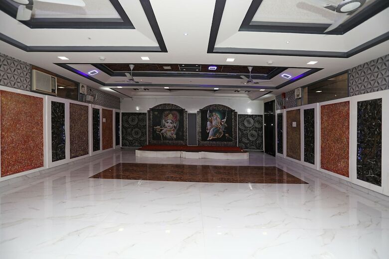 Hotel Oyo 18346 Glorify Stay2