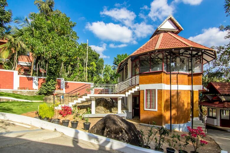 Hotel Edakkal Village Resort