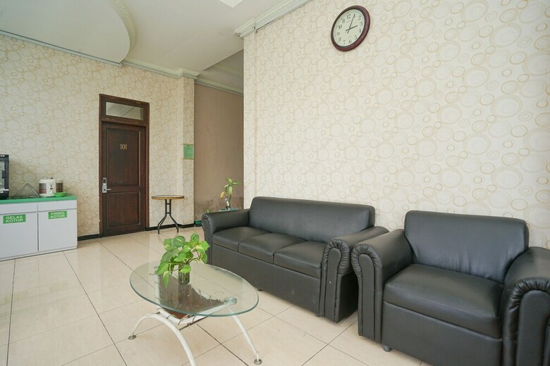 Hostal Oyo 511 Grace Residence