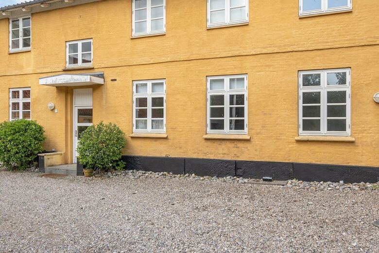 Apartment 2 Bedroom With Lake View