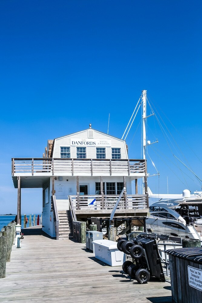 Danfords Hotel And Marina
