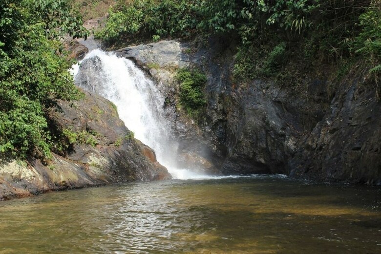 Hotel Karak Orchard Resorts