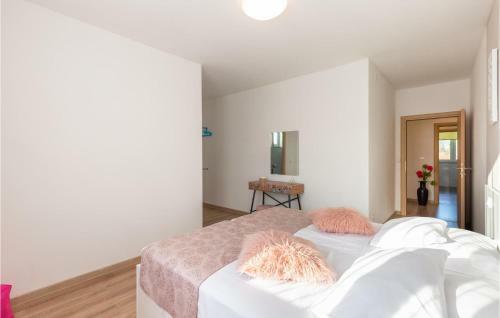 Seven-bedroom Holiday Home In Kamenmost