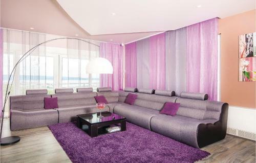 Five-bedroom Holiday Home In Kucine