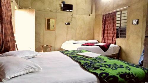 Hotel Roshnai Village Resort