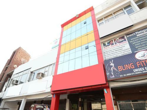 Oyo 12967 Hotel Simran