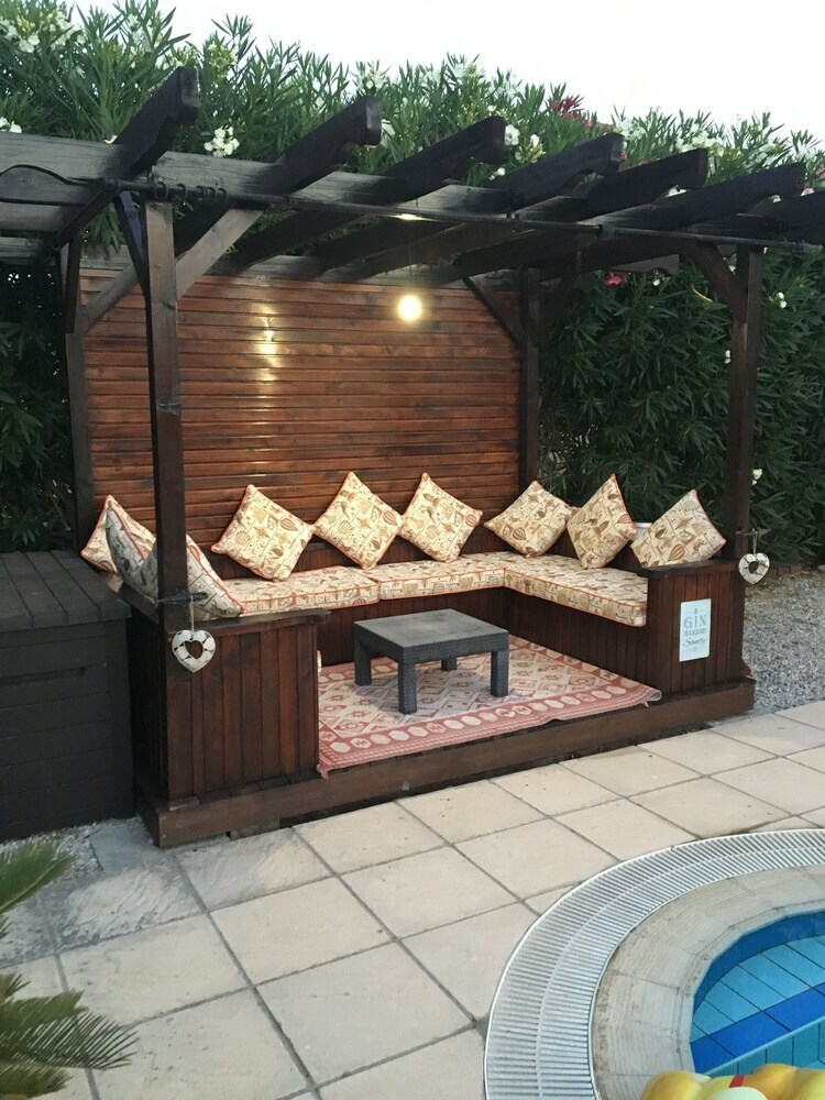 Sea Breeze Villa
