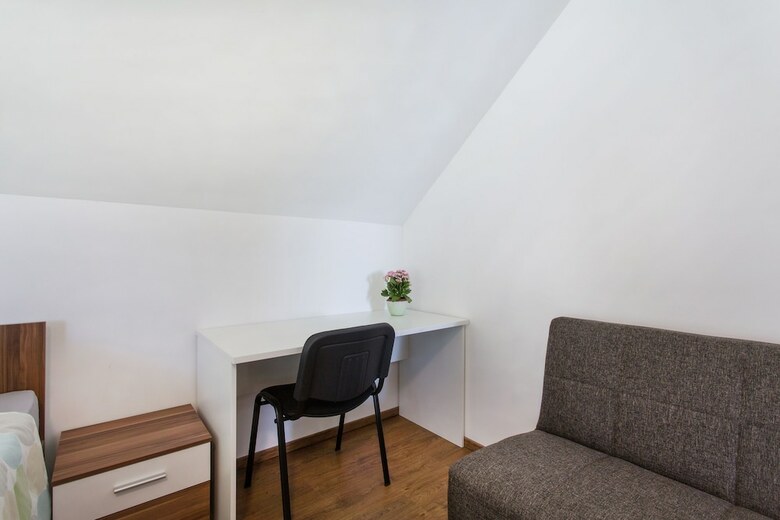 Hotel Domovoj Apartments And Rooms