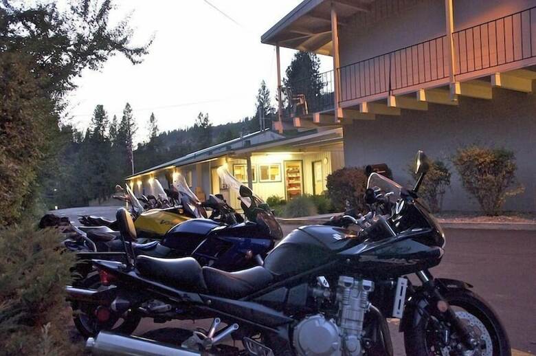 Konkolville Motel