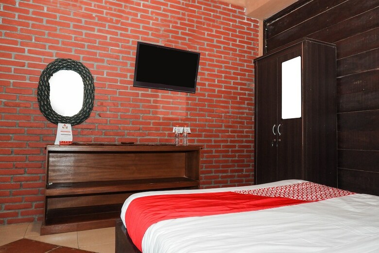 Hostal Oyo 550 Kebon Krapyak Cottage