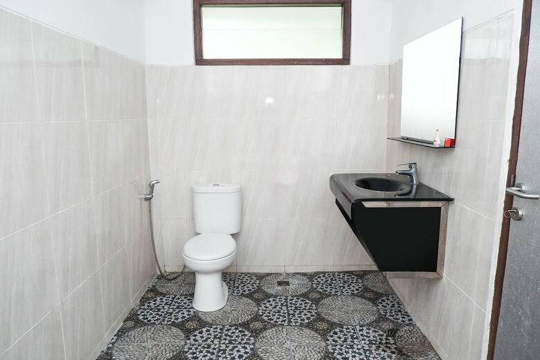 Hostal Oyo 550 Kebon Krapyak Cottage