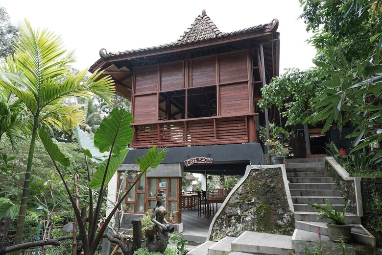 Hostal Oyo 550 Kebon Krapyak Cottage