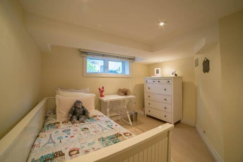 Designer Luxury 5 Bedroom Family Home