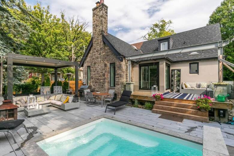 Designer Luxury 5 Bedroom Family Home