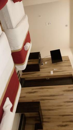 Lodge Galaxy Inn