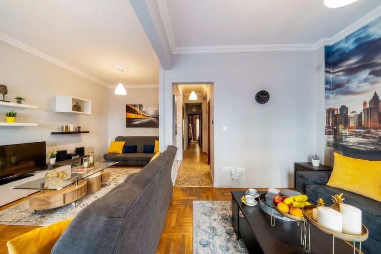 Apartamentos Corona Deluxe Apt (Must)