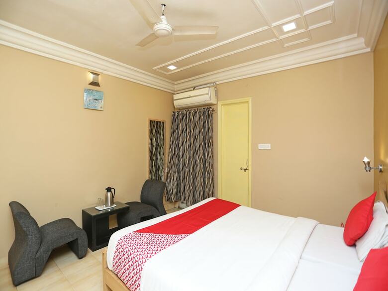 Oyo 24860 Hotel Shiva International