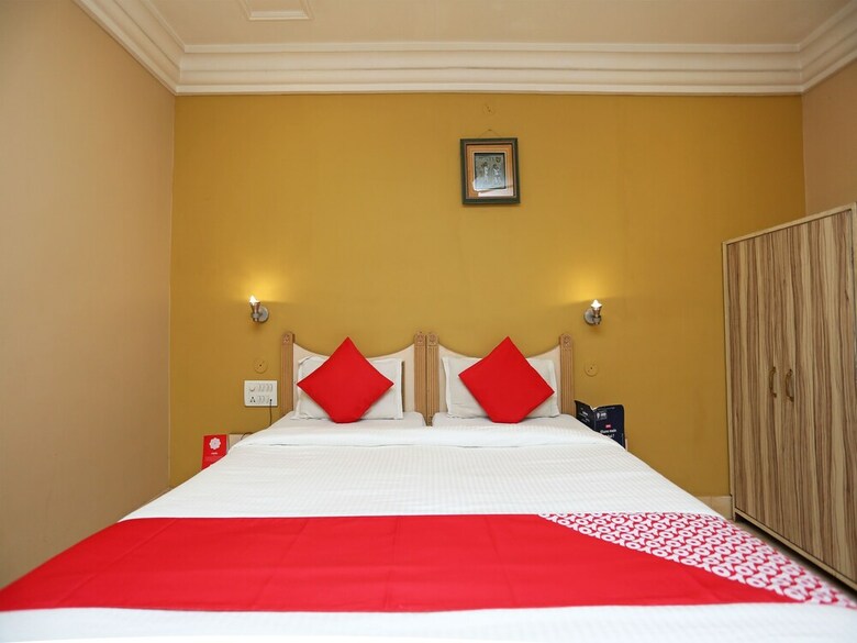 Oyo 24860 Hotel Shiva International