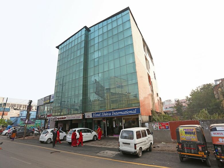 Oyo 24860 Hotel Shiva International