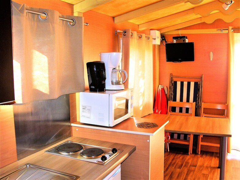 Cabana Les Roulottes La Fregiere
