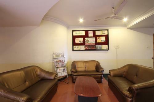 Oyo 23182 Hotel Dhammanagi Comforts