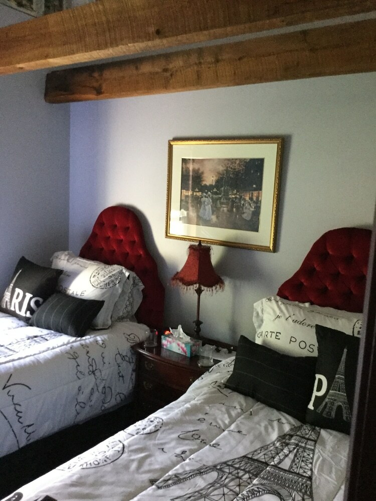 Pemberley House Bed And Breakfast