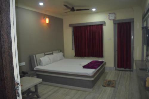 Hotel Mamoni Group