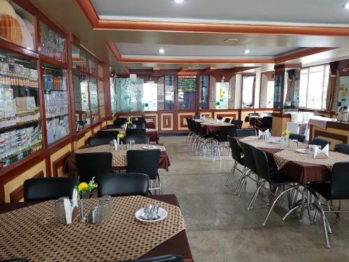 Hotel Ponmari Residencyy