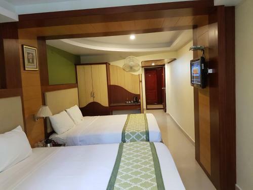 Hotel Ponmari Residencyy
