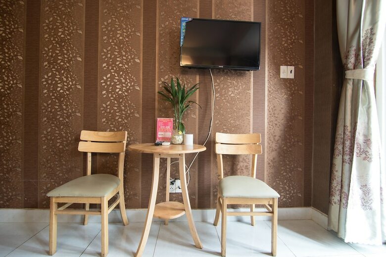 Hotel Reddoorz Plus Near Aeon Mall Tan Phu 2