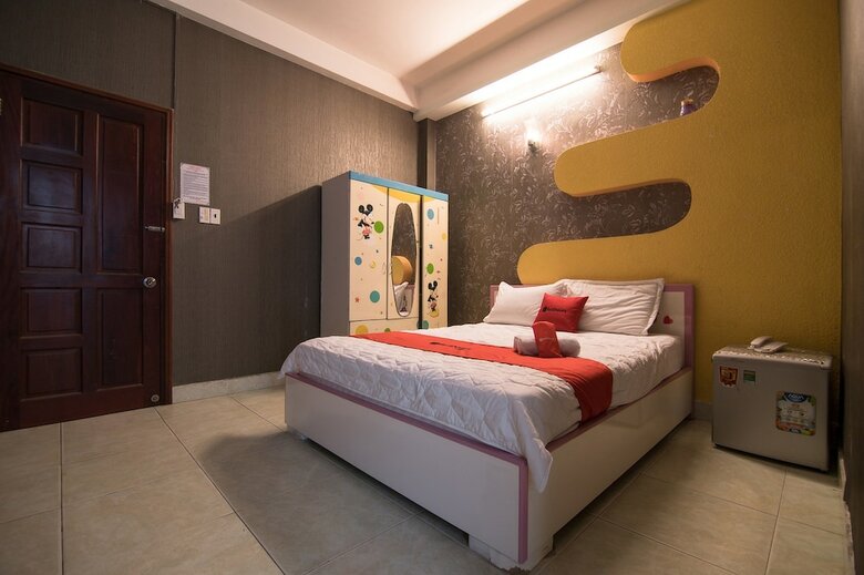 Hotel Reddoorz Plus Near Aeon Mall Tan Phu 2