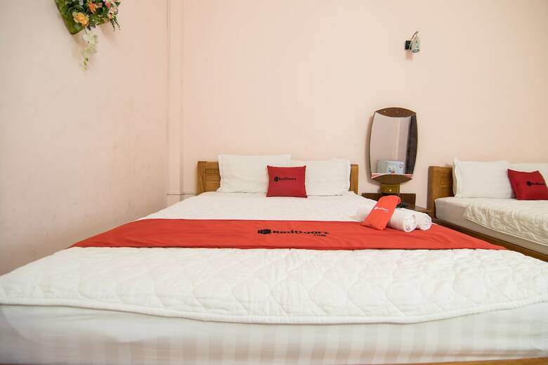 Hotel Reddoorz Plus Near Aeon Mall Tan Phu 2