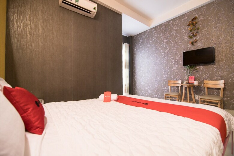 Hotel Reddoorz Plus Near Aeon Mall Tan Phu 2