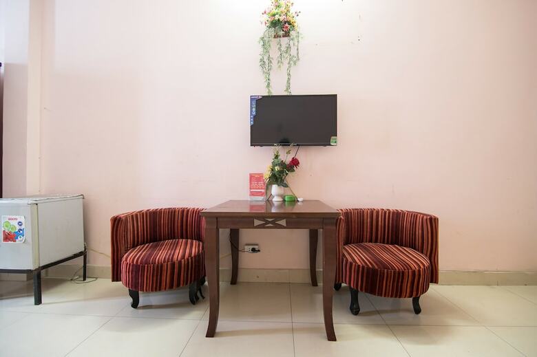 Hotel Reddoorz Plus Near Aeon Mall Tan Phu 2