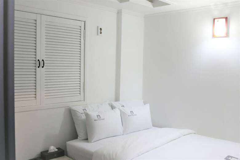 Hotel Must Stay