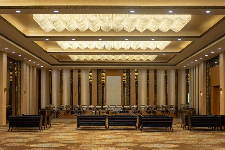 Hotel The Radiant Resort