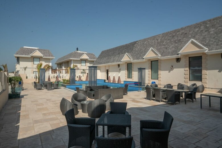 Hotel The Radiant Resort