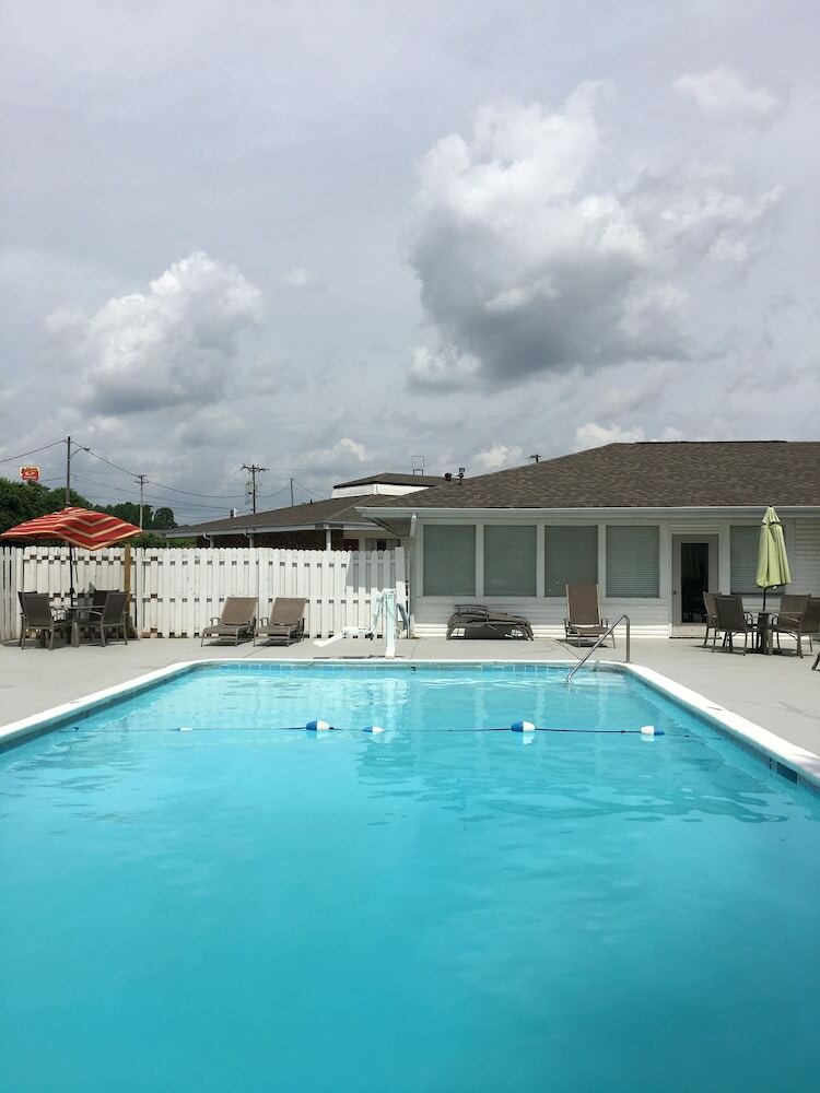 Aparthotel Ambassador Inn And Suites