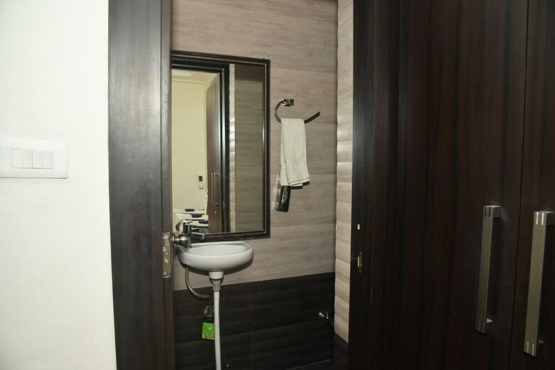 Man Singh Hotel And Resorts
