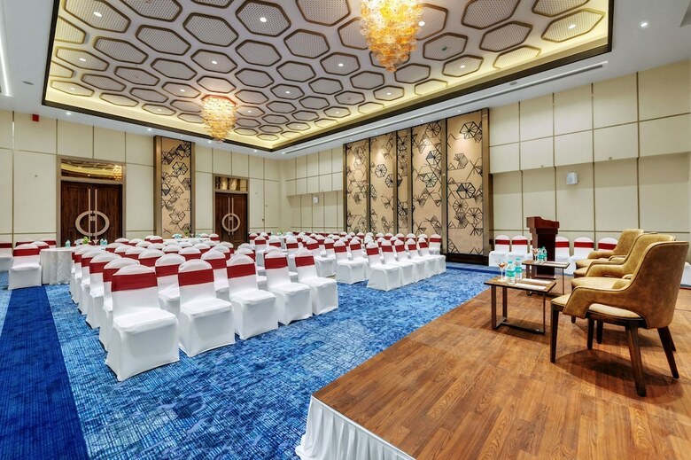 Hotel The Fern Residency Karad