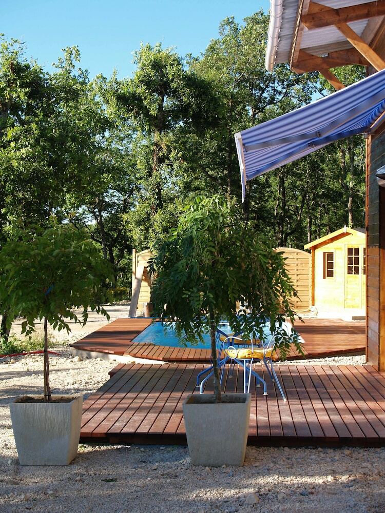 Les Chalets De Lauzies