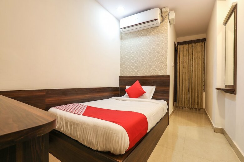 Oyo 14194 Hotel Deccan Lodging And Boarding