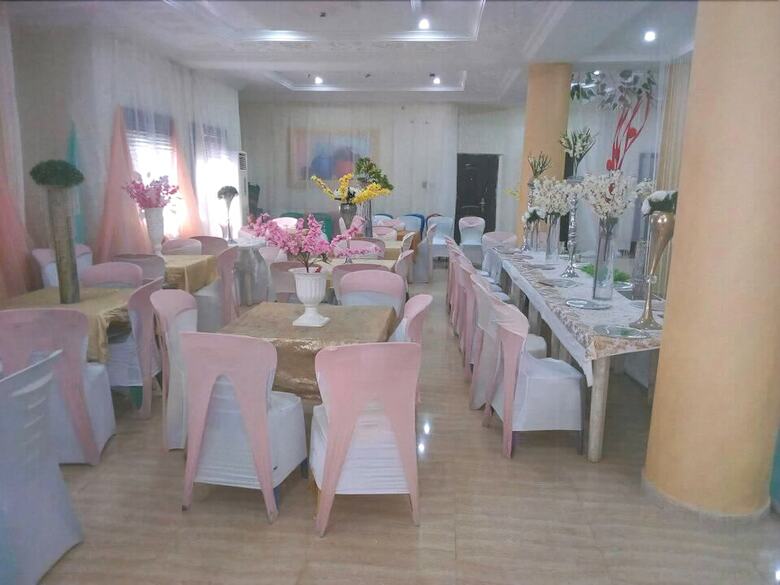 Ice Grand Hotel & Suites