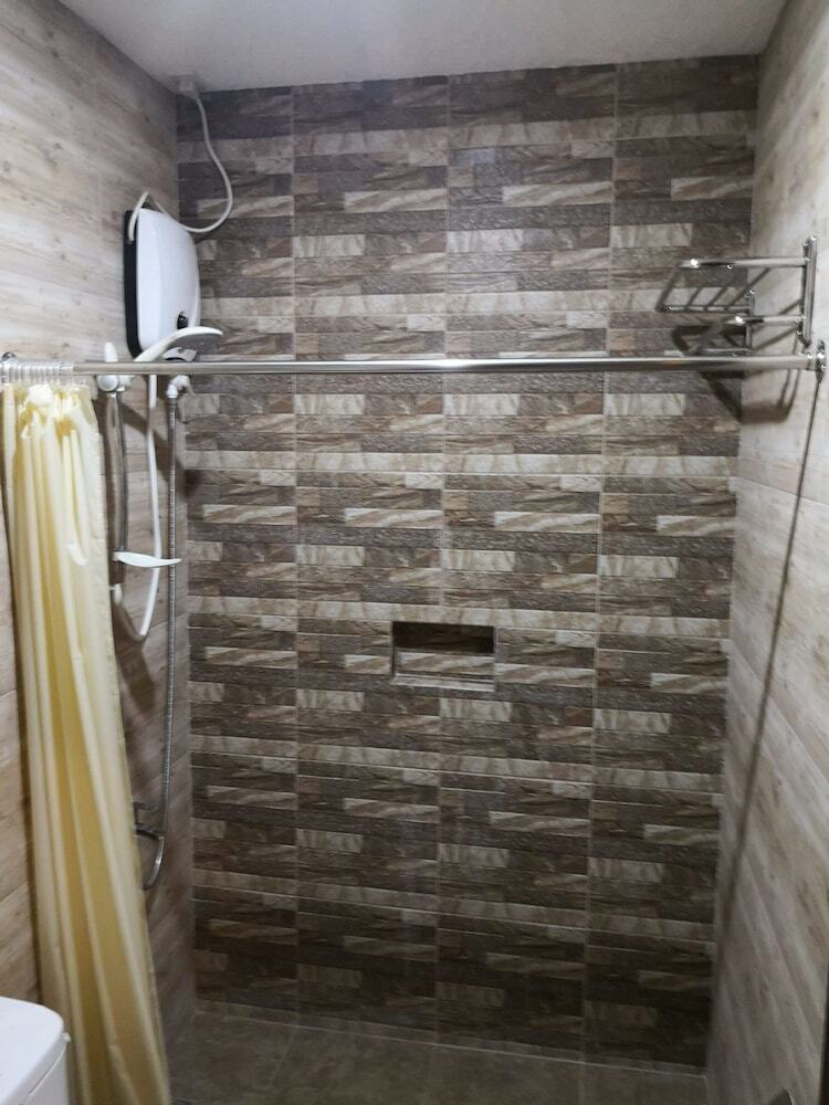 Hotel Avisha Suites