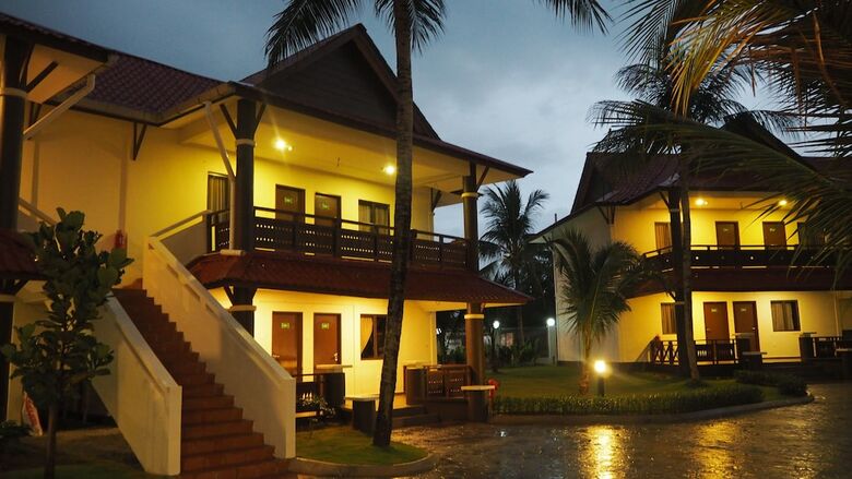 Hotel Lotus Seaview Beach Resort & Spa