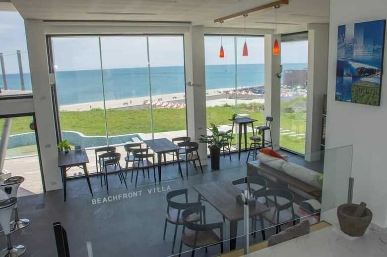 Bed & Breakfast Beach Front Villa